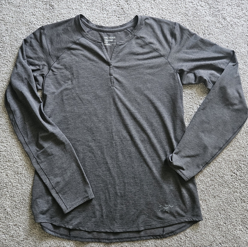 Arc'teryx Gray Long Sleeve Tee Relaxed Fit